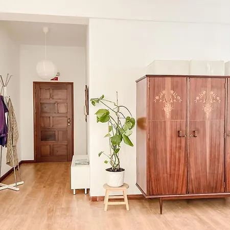Loft With Free Parking 포르투
